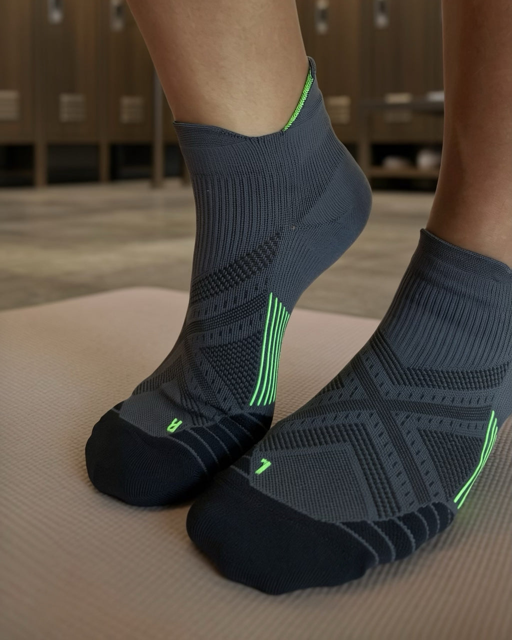 Grey cushioned sports ankle socks