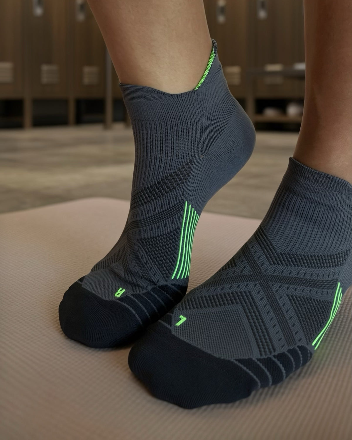 Grey cushioned sports ankle socks